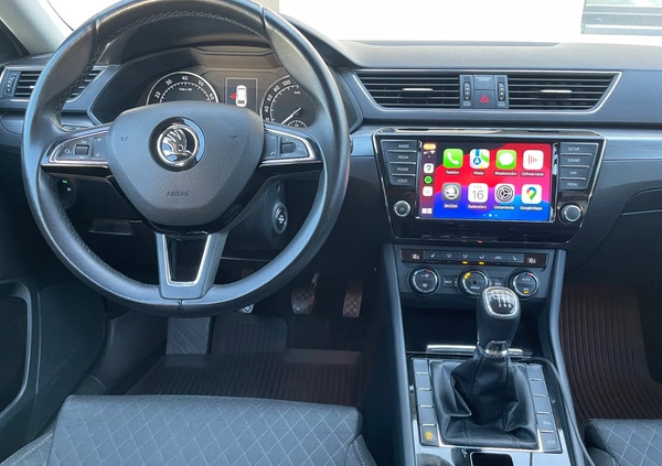Skoda Superb cena 46000 przebieg: 303000, rok produkcji 2016 z Mielec małe 254